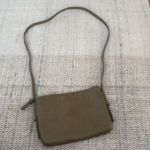 NWOT Madewell The Simple Leather Crossbody Bag in olive green